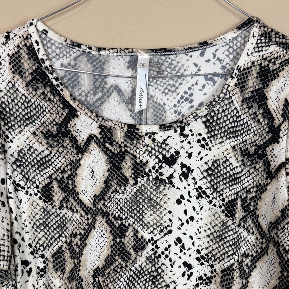 NWT NY Collection Short Sleeve Snake Print Pullover Top with Drawstring Detail - Picture 2 of 11